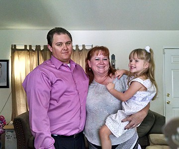 Online Information Technology Student Josh Lute and his Family
