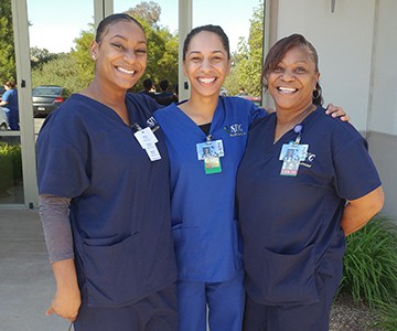 temecula-medical-assisting-students-are-also-mother-and-daughters