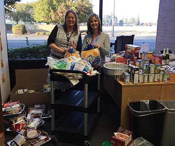 Fresno Thanksgiving baskets donated to students in need
