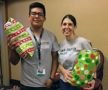 SJVC gift wrap party to help local seniors